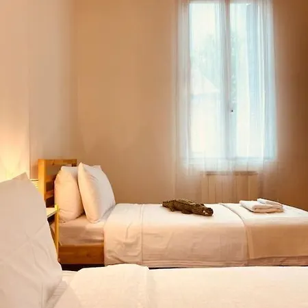 Apartment Casa Oscar: Entire Venice.mestre Station Mestre