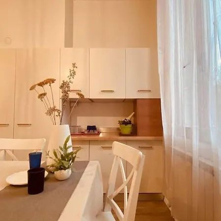 Casa Oscar: Entire Venice.mestre Station Apartment